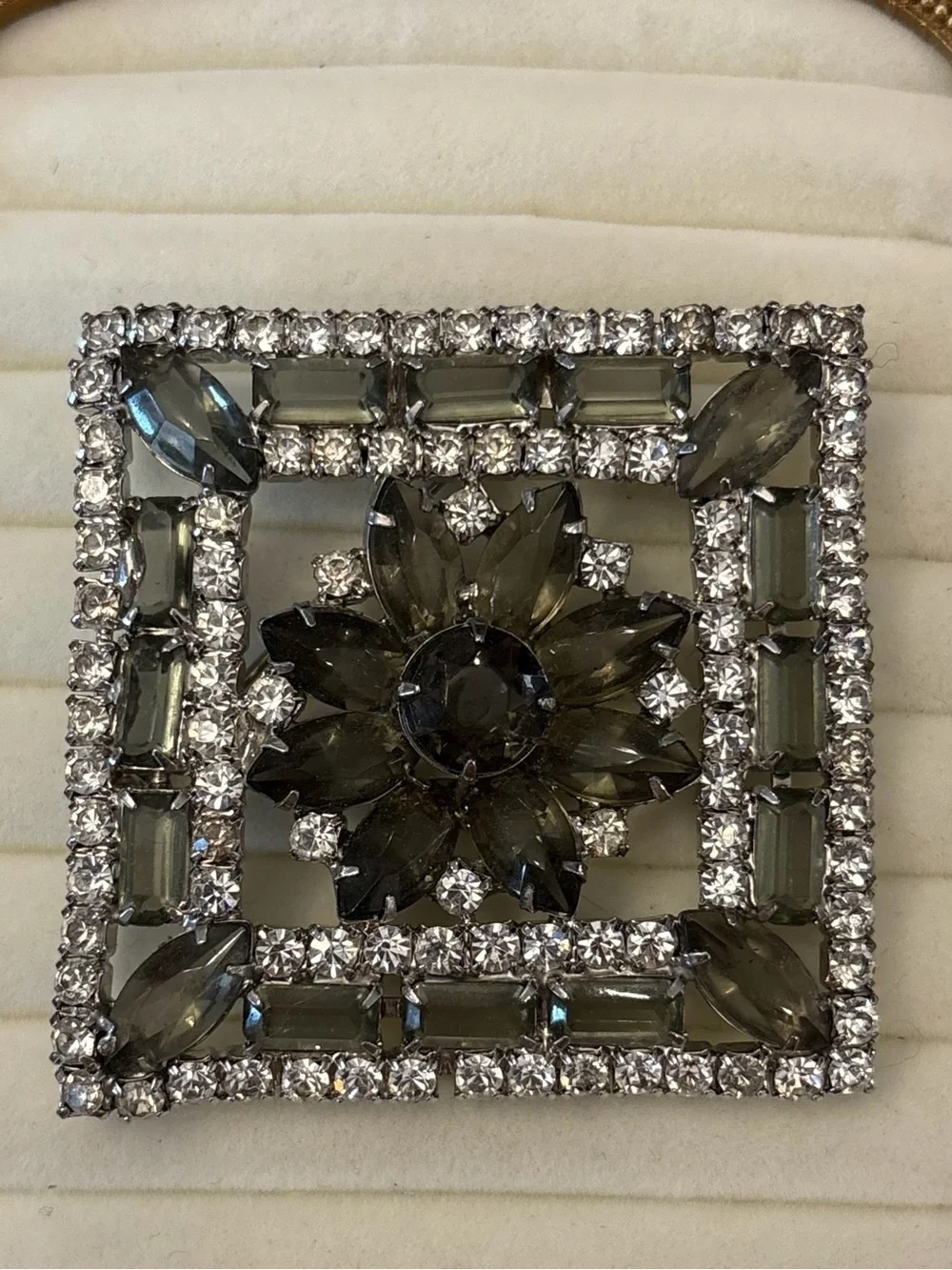 Vintage RHINESTONE BROOCH‎ Silver Grey Square Floral Center Formal Mid Century